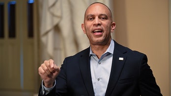 Hakeem Jeffries digs in on SNAP blame-game with 42 million Americans' food benefits at risk