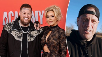Bunnie XO roasts husband Jelly Roll’s clean-shaven face, says he 'looks like Beetlejuice!’