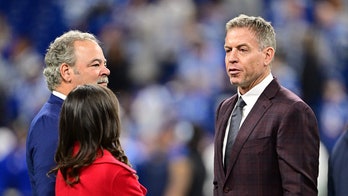 NFL great Troy Aikman fires back at Jerry Jones' trade plan amid losing effort: 'He may want to cancel'