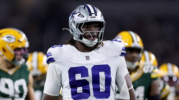 Cowboys lineman draws unnecessary roughness penalty after dramatic flop