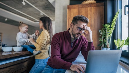 One specific behavior kills relationships, happiness expert warns