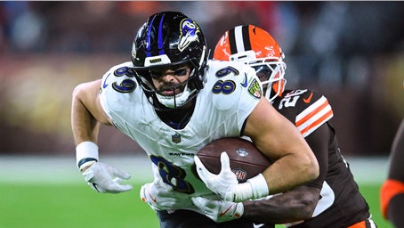 Ravens star fools Browns' defense with fake tush push, go-ahead TD run