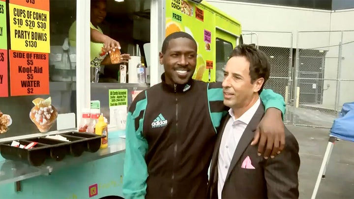 Ex-NFL star Antonio Brown goes to food truck after being released from jail on bond, praises God