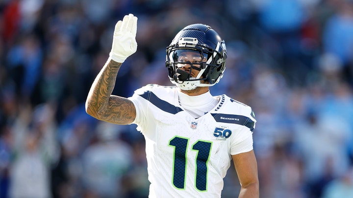 Jaxon Smith Njigba's SHATERS Seahawks WR RECORD in Seattle's win over Titans.