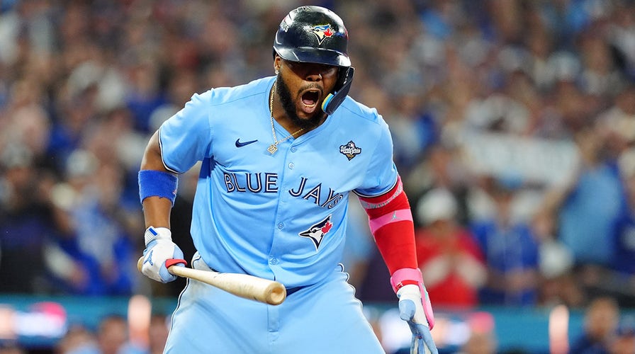 Yoshinobu Yamamoto on Dodgers' intense Game 6 win over Blue Jays, thoughts on World Series Game 7