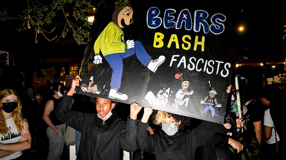 Protesters at TPUSA event at Berkeley