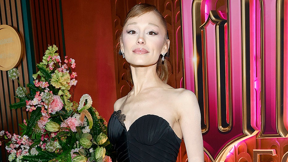 Internet InfoMedia ariana grande wicked for good