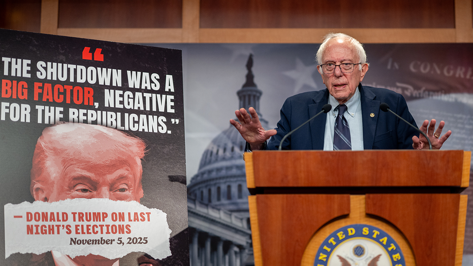 Bernie Sanders crashes Schumer news conference, criticizes Democratic Party leadership