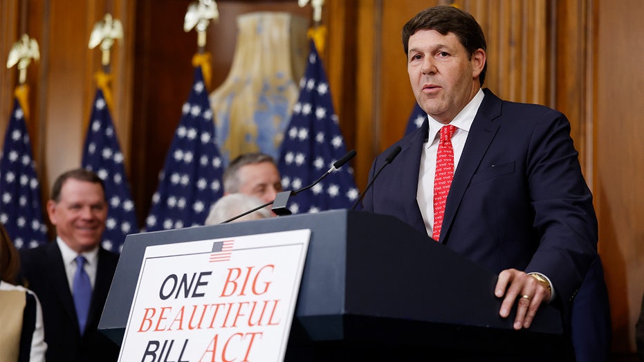 POWER SHOCK: Committee Kingpin Abruptly Quits!