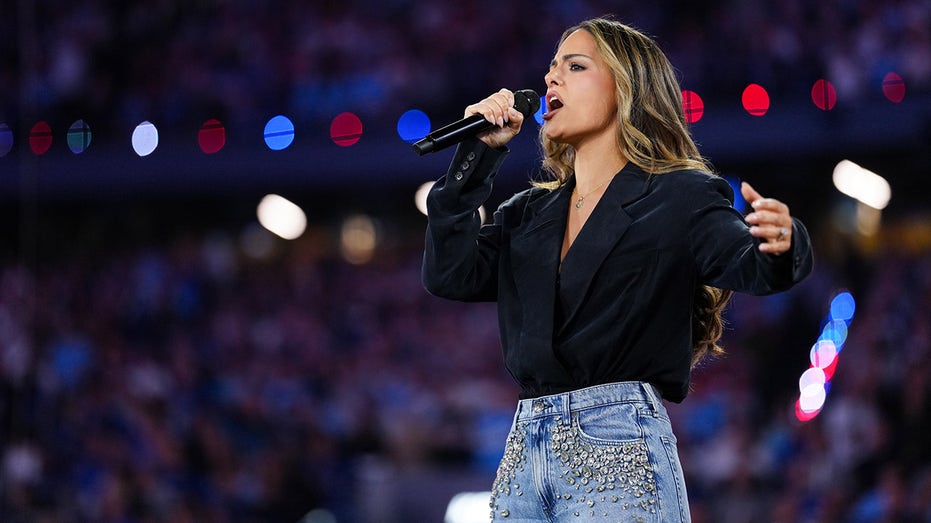 World Series national anthem singers deliver electric performances before Game 7