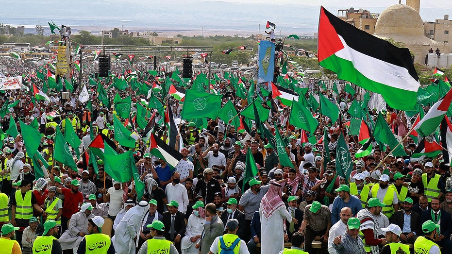 Middle Eastern country stops sponsoring students studying in Britain over fear of radicalization: report