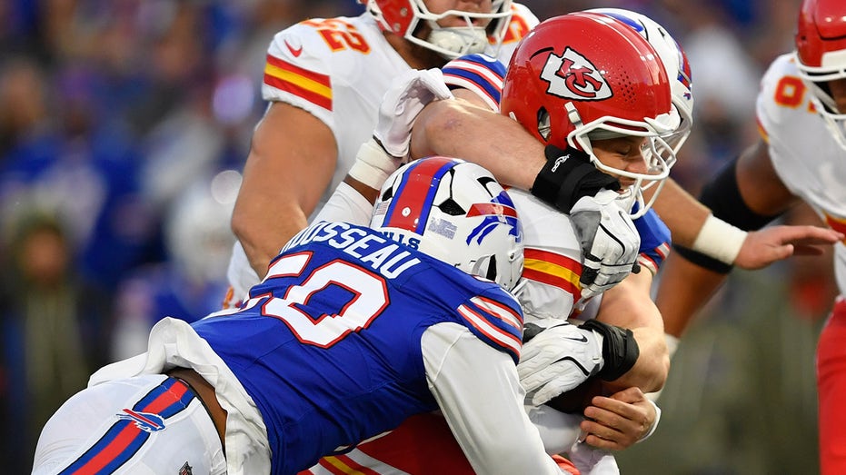 Bills keep Patrick Mahomes from throwing TD pass for first time in over year, Josh Allen scores 3 TDs in win
