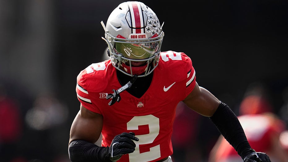 College football fans furious as Ohio State star avoids ejection after brutal hit to Penn State receiver