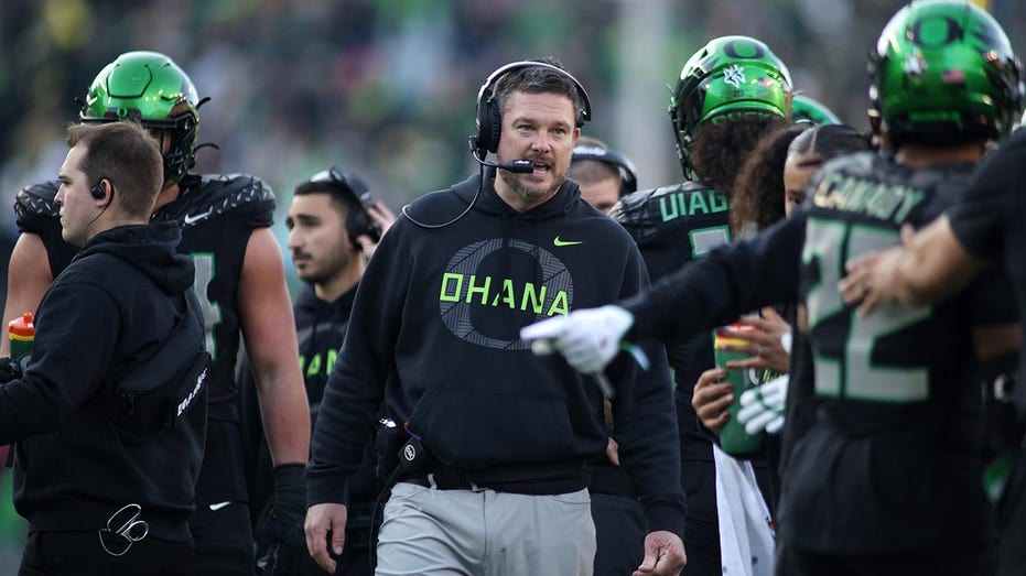 Oregon's Dan Lanning makes Ducks' case for College Football Playoff after big win over USC