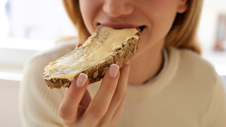 New study says vegetable oils aren't bad for your heart, but not everyone's convinced