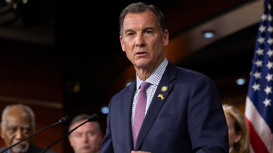 NY Democrat warns extremism on left, right is 'road to ruin'