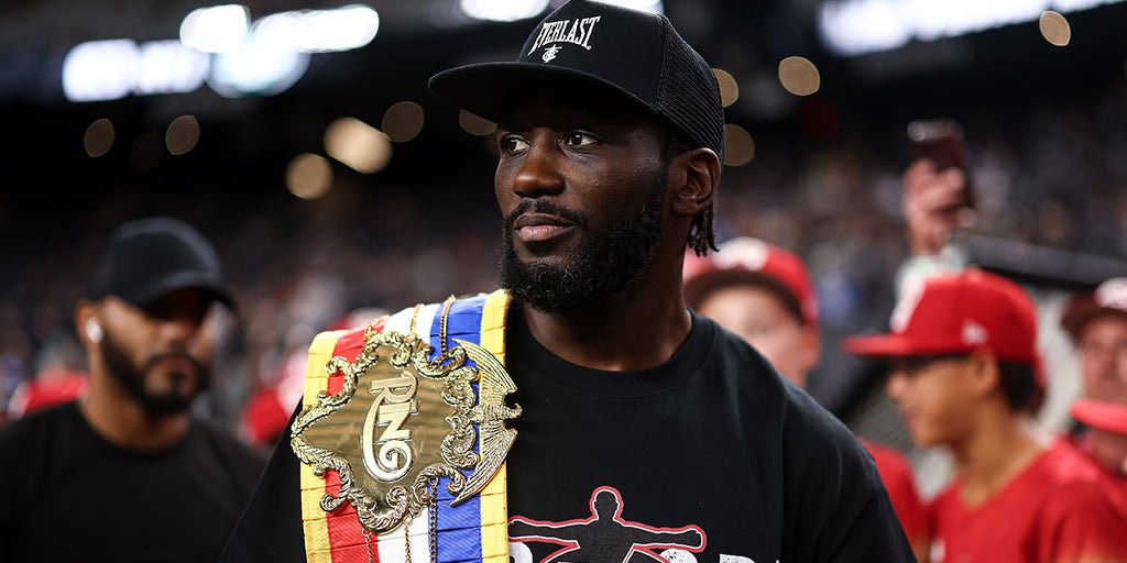 Undefeated boxing champion abruptly retires at 38