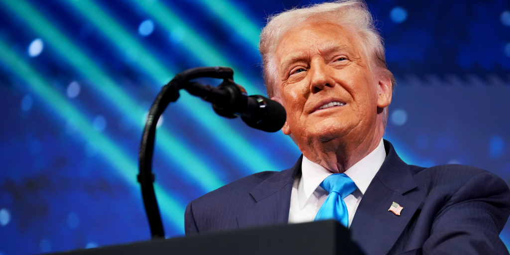 Trump accepts White House Correspondents' Association dinner invitation for the first time as president