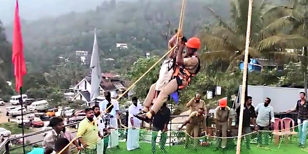 foxnews.com - Kelly McGreal - Travelers stranded in midair as sky-dining platform freezes in major mishap: See the video