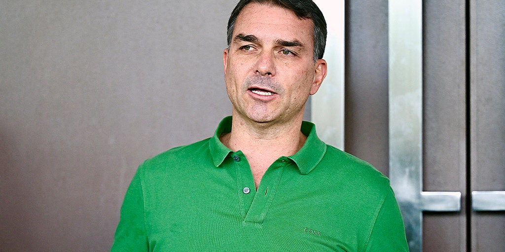Sen Flávio Bolsonaro reportedly flees Brazil for US after election loss
