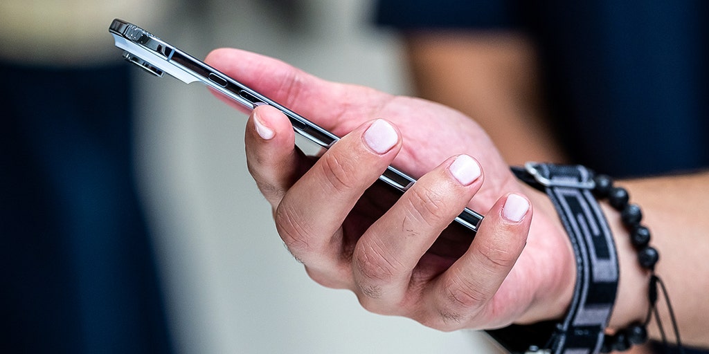 How to share your estimated arrival time on iPhone and Android