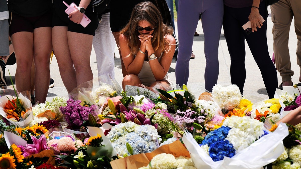 Memorial for victims successful the Bondi formation shooting successful Australia