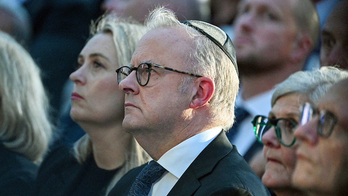 Australian Prime Minister Anthony Albanese at vigil after Hanukkah terror attack
