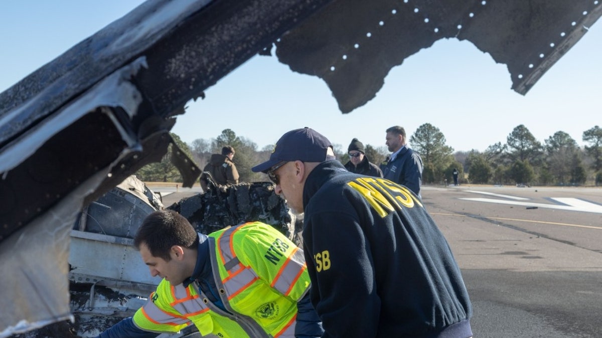 বিমান দুর্ঘটনার ধ্বংসাবশেষ যা NASCAR কিংবদন্তি গ্রেগ বিফল এবং তার পরিবারের জীবন দাবি করেছিল ফটোতে দেখানো হয়েছে বিমান দুর্ঘটনার ধ্বংসাবশেষ যা NASCAR কিংবদন্তি গ্রেগ বিফল এবং তার পরিবারের জীবন দাবি করেছিল ফটোতে দেখানো হয়েছে