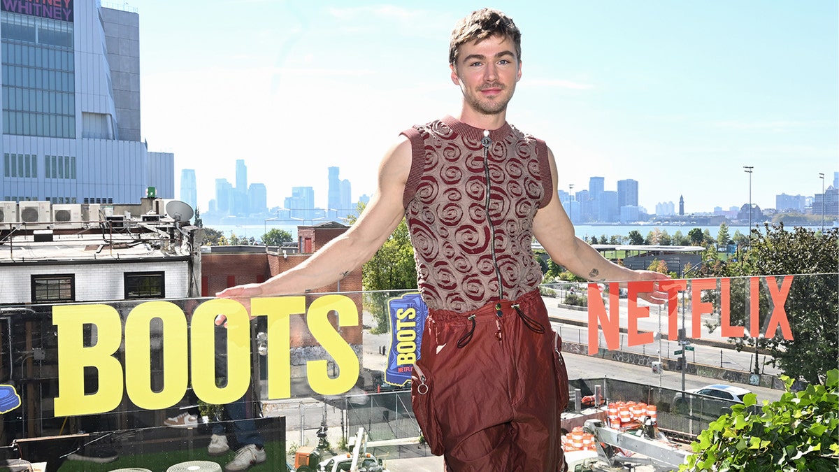 boots-gay-netflix-show