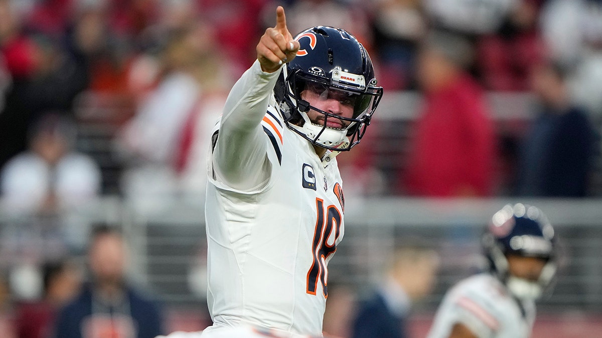 মাঠে গোল করেন ক্যালেব উইলিয়ামস