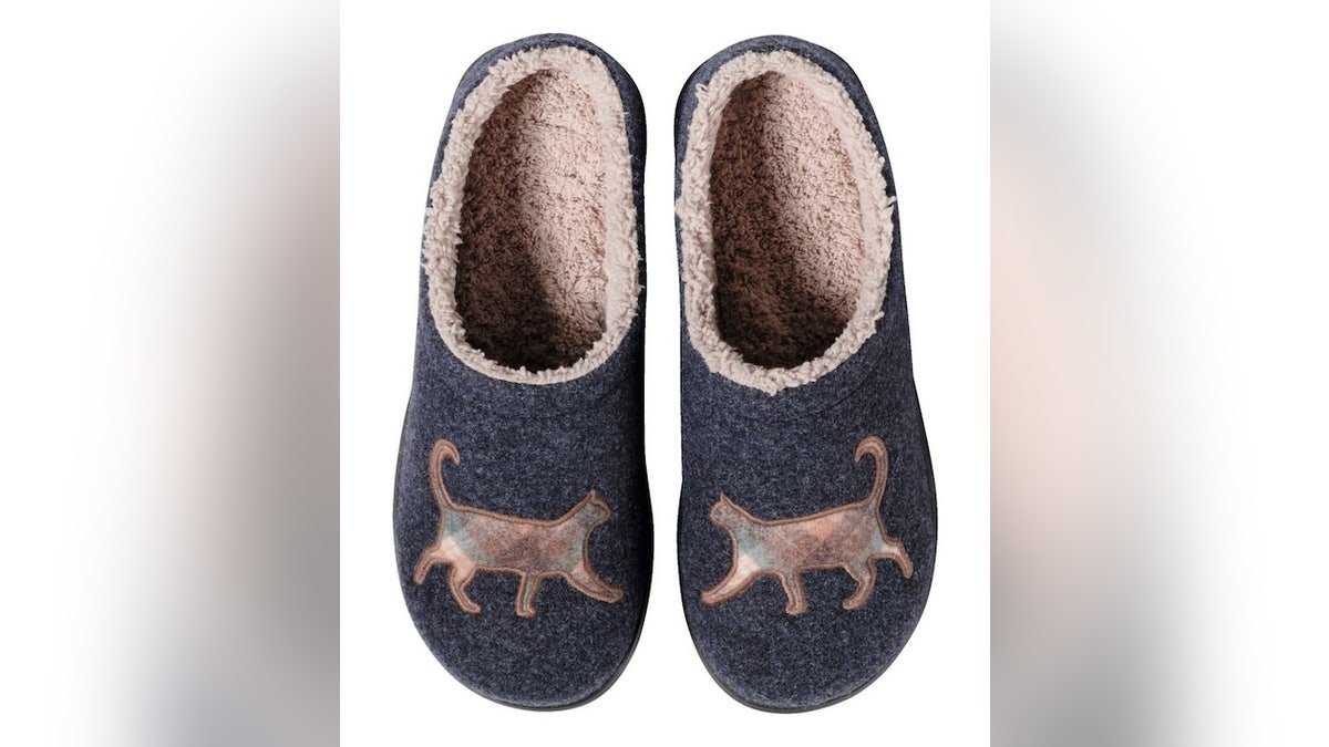 Best for: Cat lovers who like to be warm and comfortable
