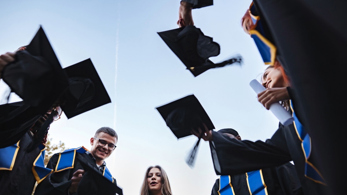 Estudante universitário na formatura