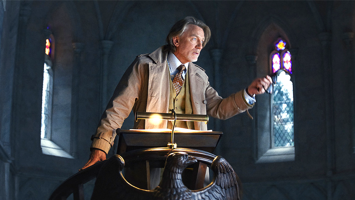 Daniel Craig in church scene in Netflix film