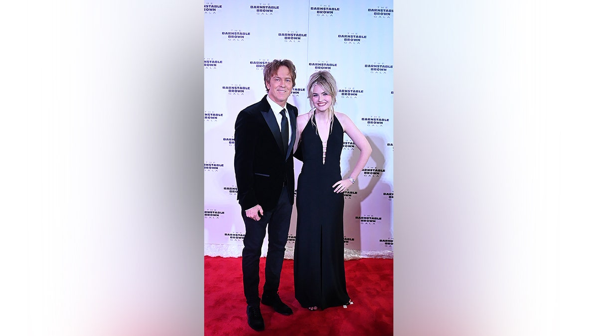 Dannielynn Birkhead dengan ayah Larry Birkhead pada Mei 2025
