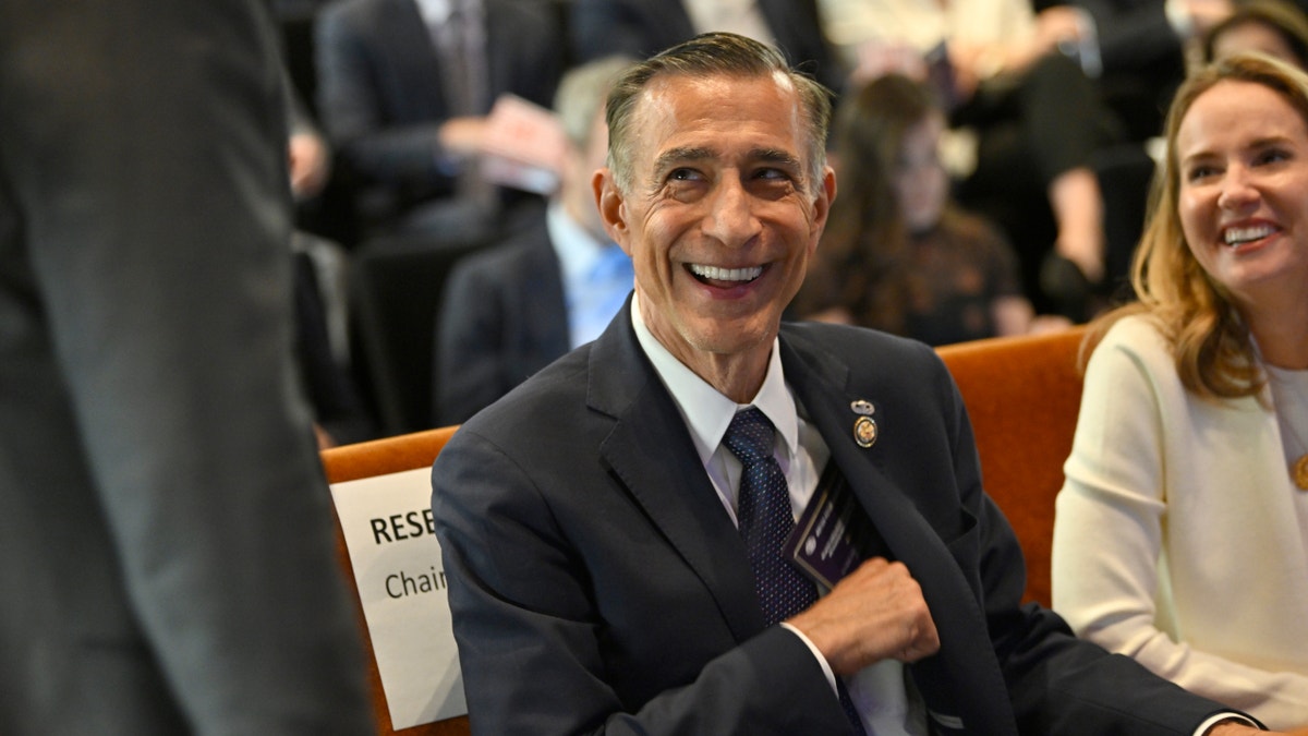 Darrell-Issa-smiling