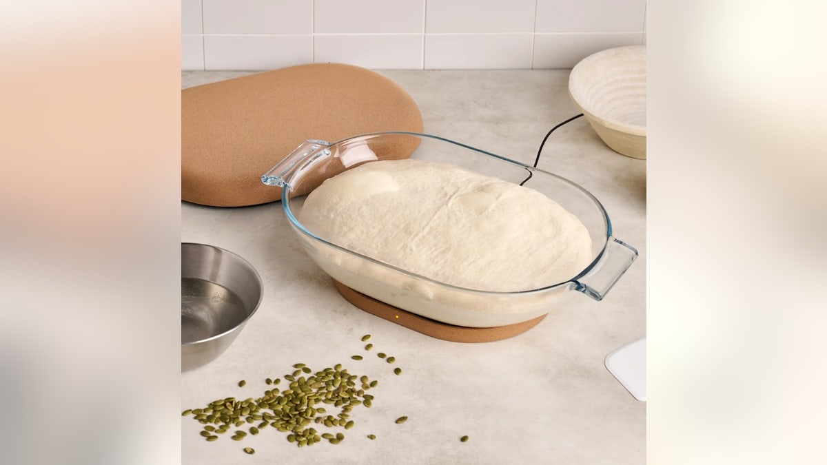 This accessory keeps your dough rising consistently.