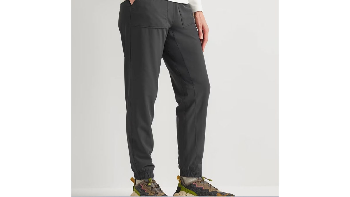 Give your legs extra warmth with these fleece-lined pants