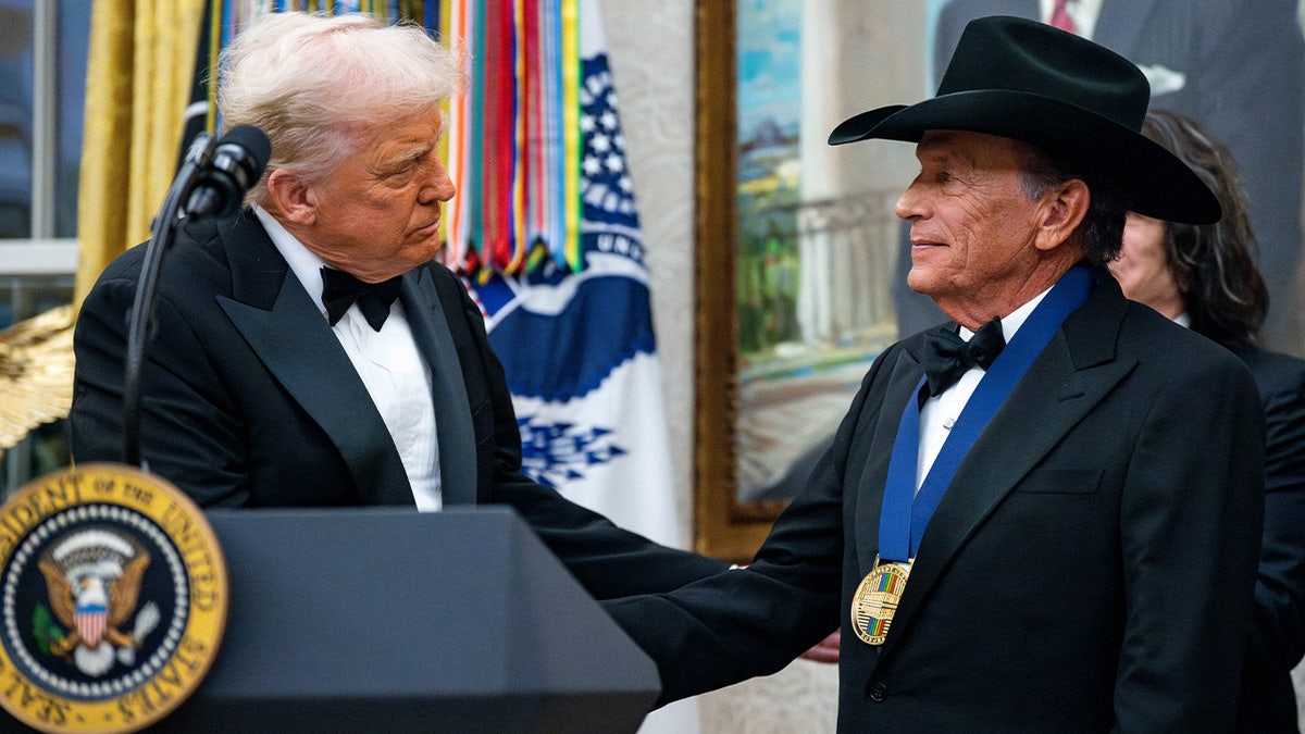 Estreito de George Donald Trump