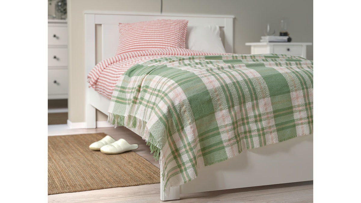Decorate your bed or living room with a lightweight throw. 