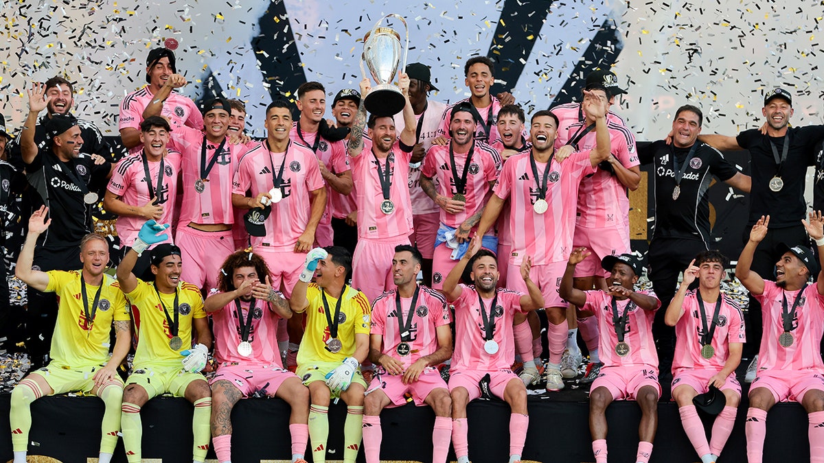 Lionel Messi lifts trophy