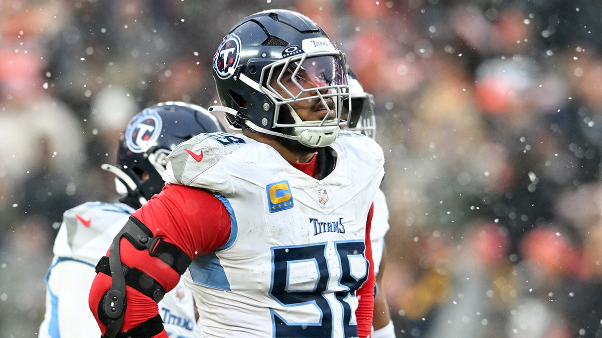 CLEVELAND, OHIO - DECEMBER 07: Jeffery Simmons #98 of the Tennessee Titans looks on during the second quarter against the Cleveland Browns at Huntington Bank Field on December 07, 2025 in Cleveland, Ohio. (Photo by Nick Cammett/Diamond Images via Getty Images)