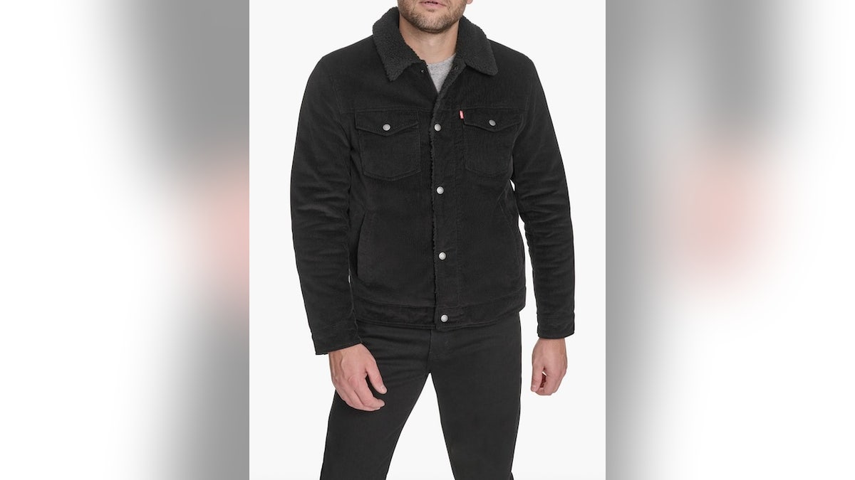 If you want a jacket that’s timeless without trying too hard, this one’s it.