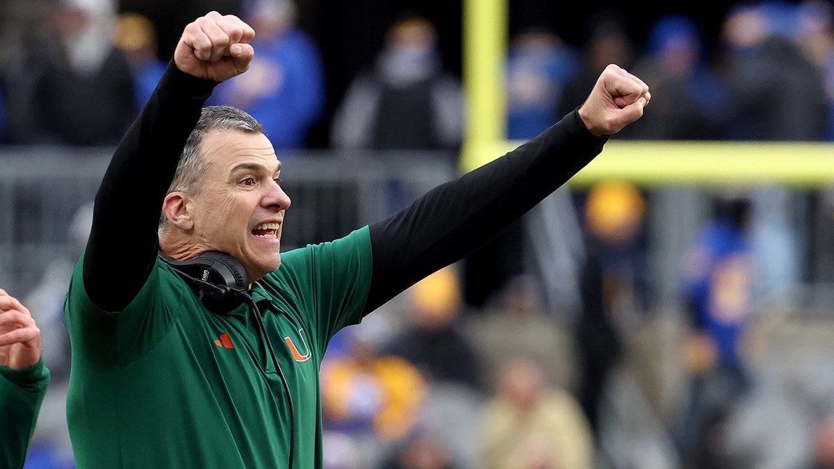 Mario Cristóbal celebra