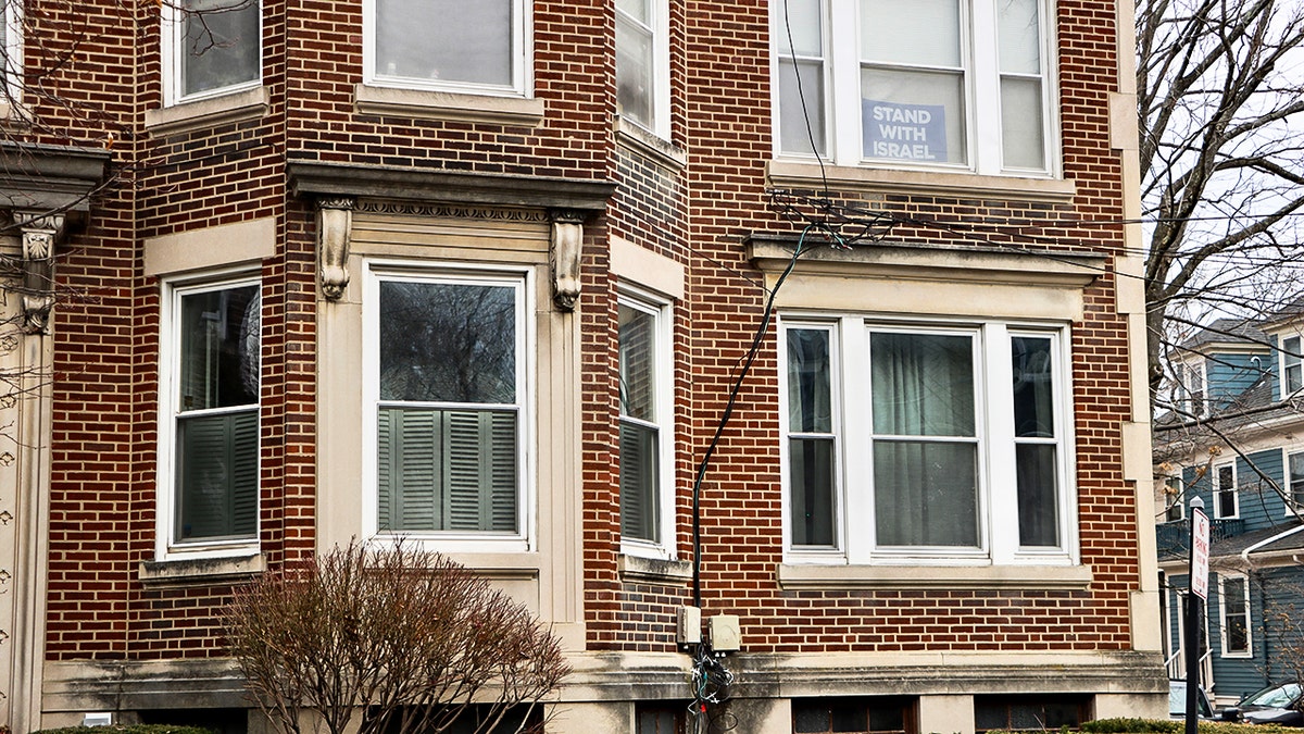 布魯克林公寓樓，麻省理工學院教授努諾·洛雷羅被槍殺