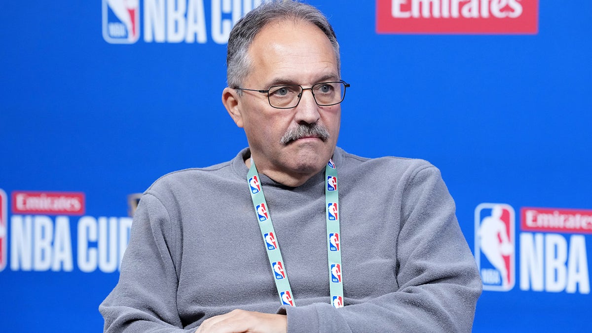 Stan Van Gundy przygląda się temu