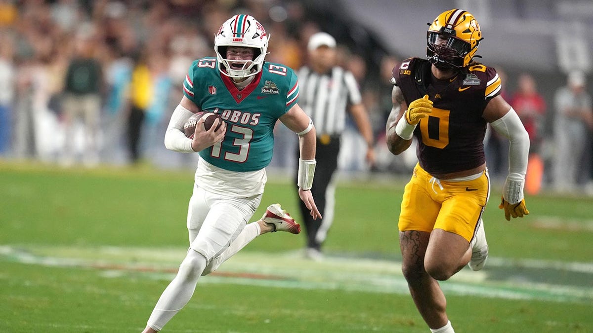 James Laubstein runs the ball