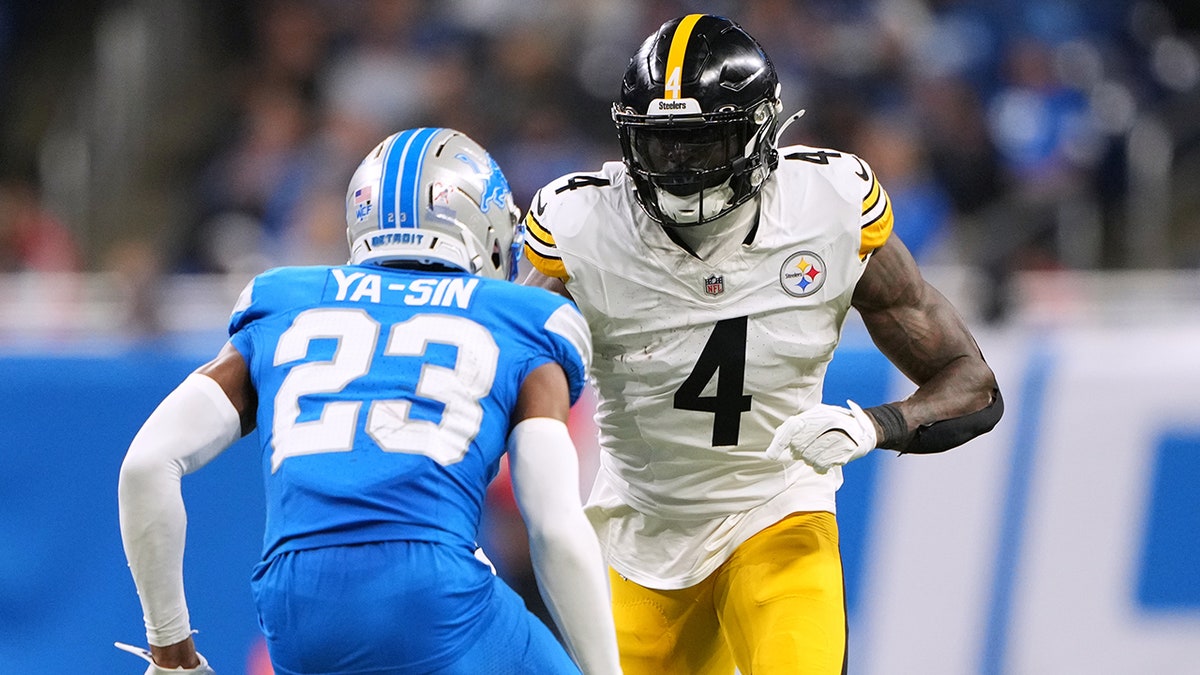 DK Metcalf goes up against the Lions