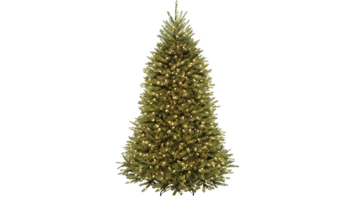 This tree is everything you want in a centerpiece tree.