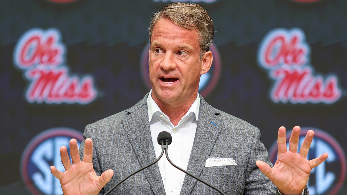 Lane Kiffin na Dniu Mediów SEC