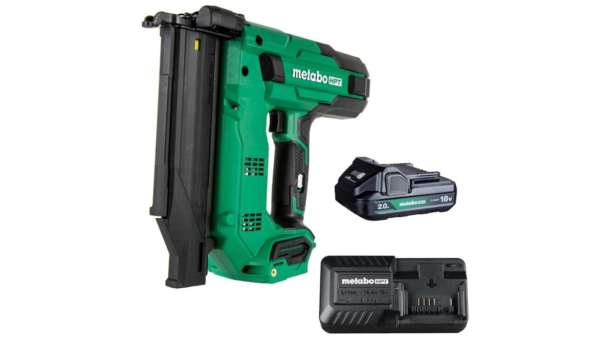 The 18-volt battery drives 700 nails on a full charge. 